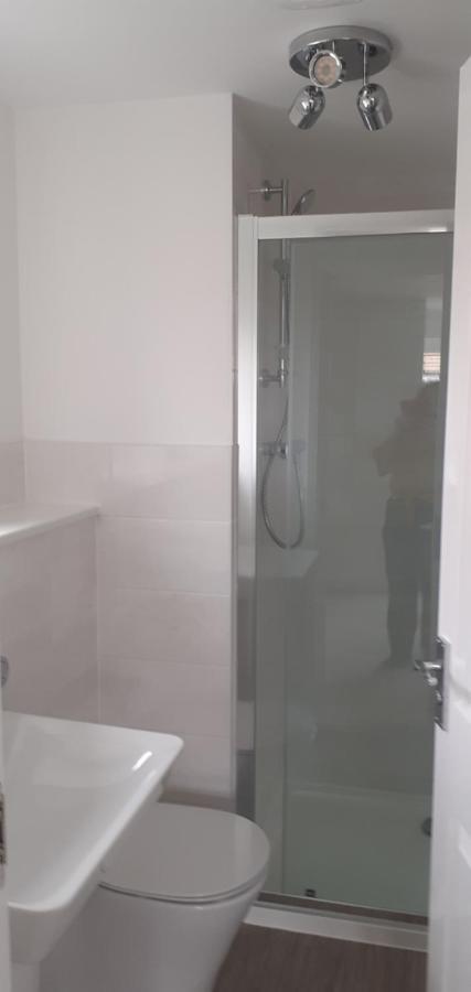 Beautiful En-Suite Room With Stairs Wokingham Eksteriør billede
