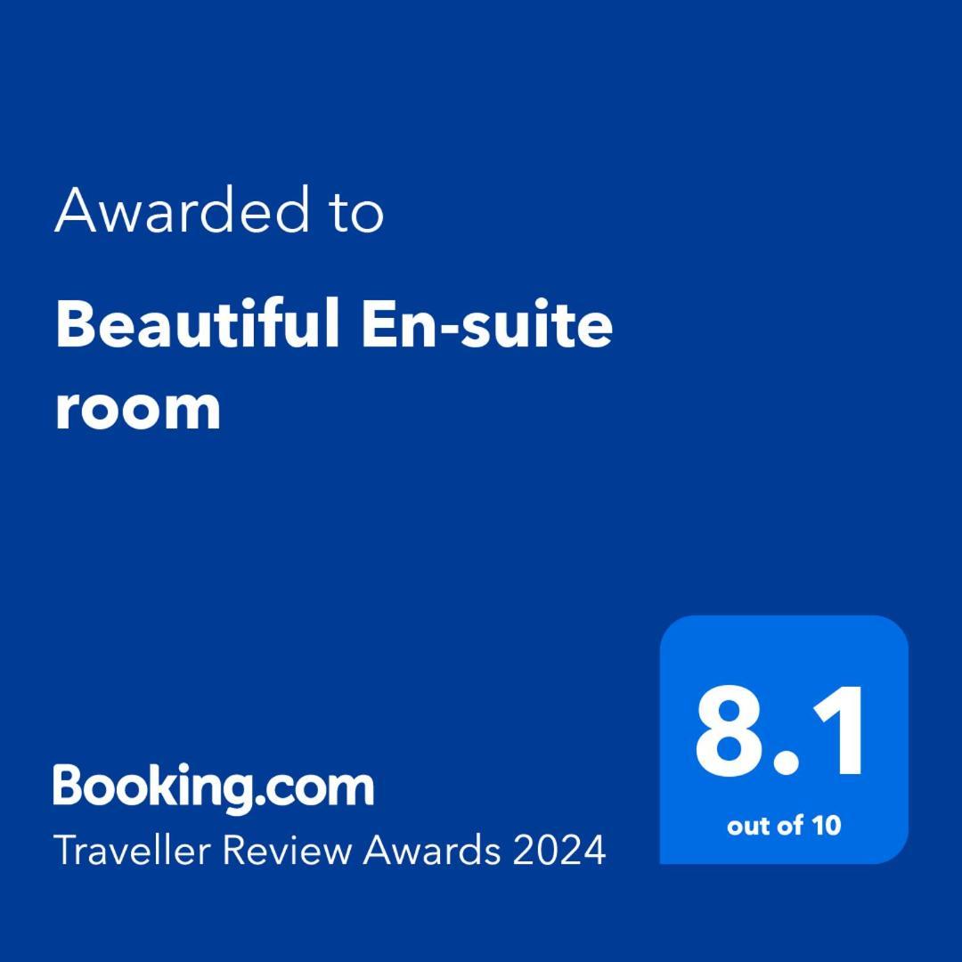 Beautiful En-Suite Room With Stairs Wokingham Eksteriør billede